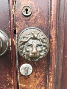 vintage lion doorknob 