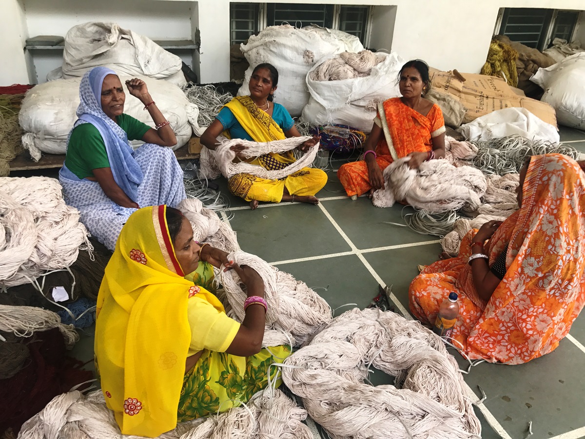 sari craftswomen