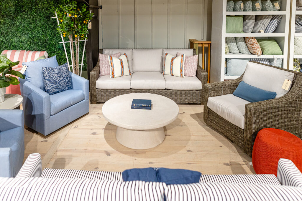 Lane Venture Oasis Sofa, colorful outdoor furniture set